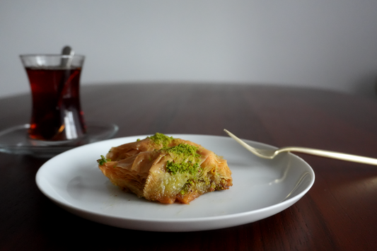 Söbiyet mit Pistazienfüllung