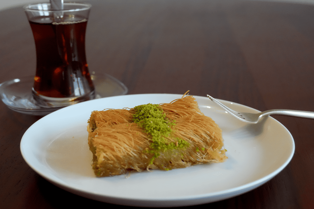 Burma Kadeyif mit Pistazienfüllung